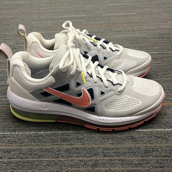 Nike Air Max BRAND NEW - Picture 1 of 3